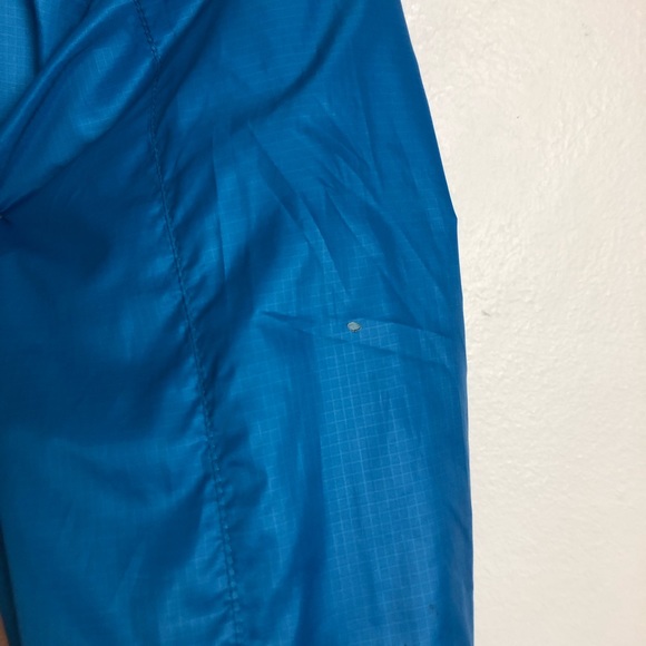 Women’s Patagonia Running Jacket - Picture 6 of 6
